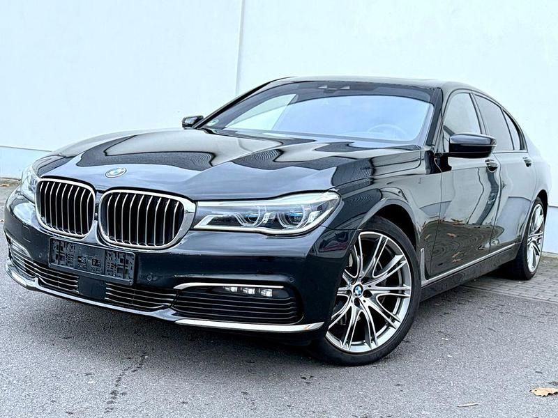Schwarz Gebraucht 2016 BMW 740 Sport Line Limousine | 34.999 € (Fairer Preis) - Bild 1/4