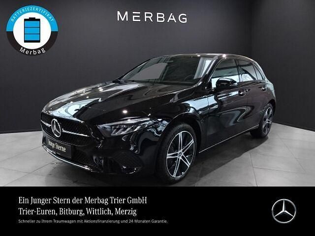 Unilack nachtschwarz Gebraucht 2023 Mercedes A250 Advanced Limousine | 30.960 € (Etwas zu teuer) - Bild 1/2