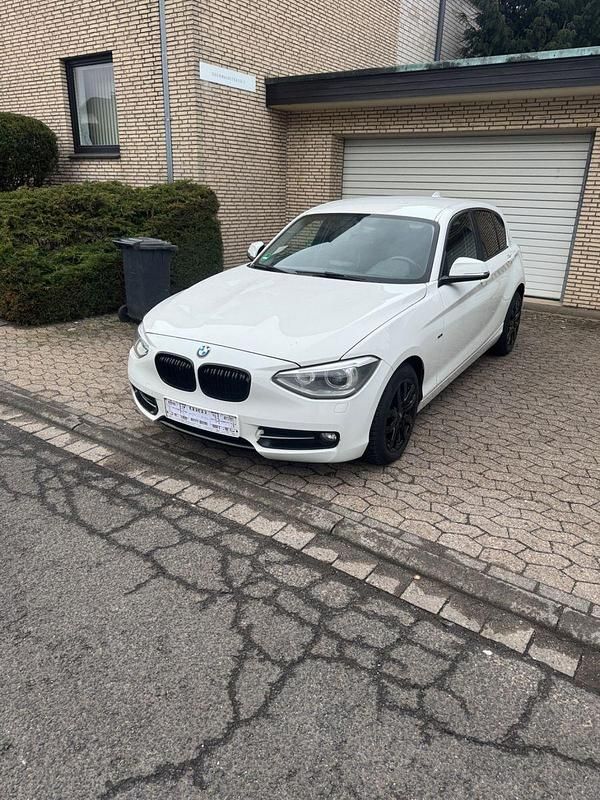 Gebraucht BMW 118 Sport Line 143 PS (105 kW) 2012 Weiß Kleinwagen