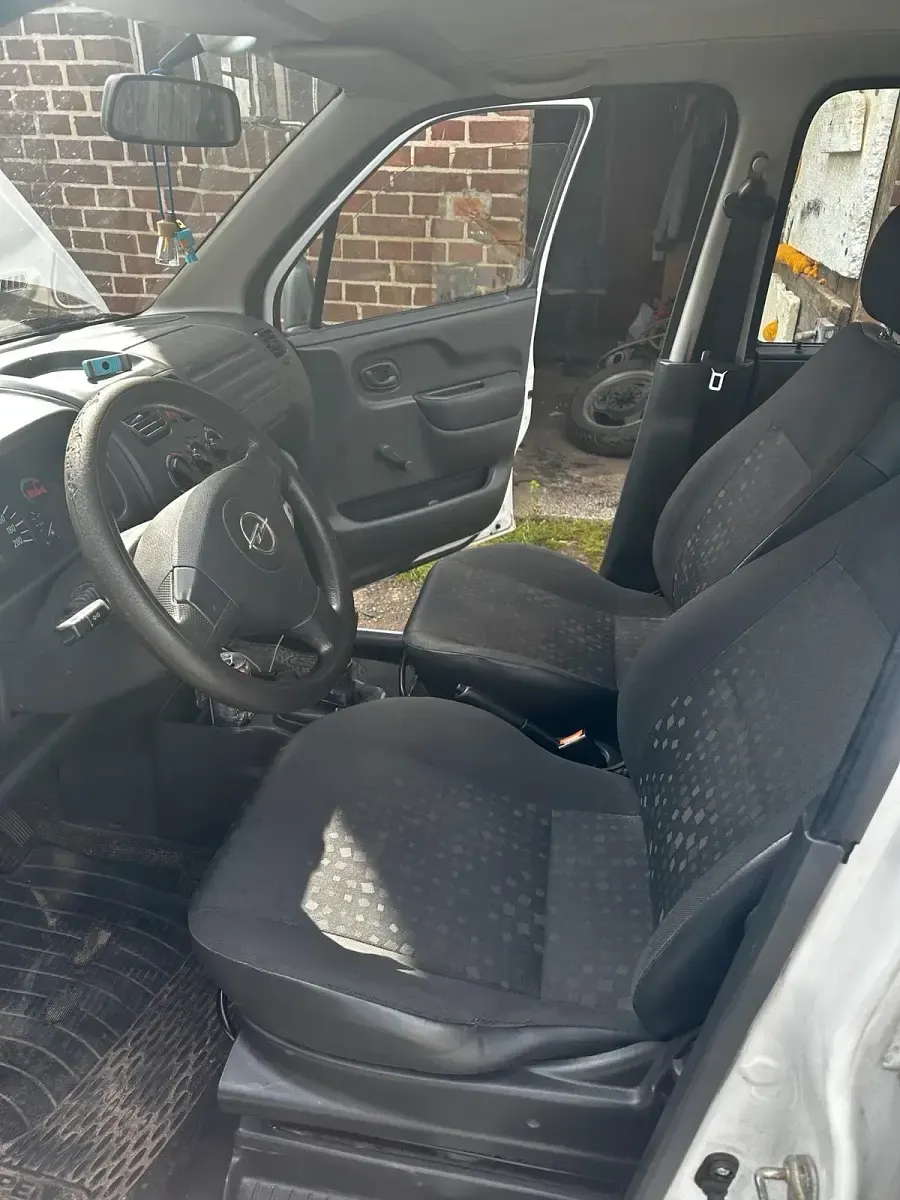 Gebraucht Opel Agila 72 PS (52 kW) 2006 Weiß Kleinwagen