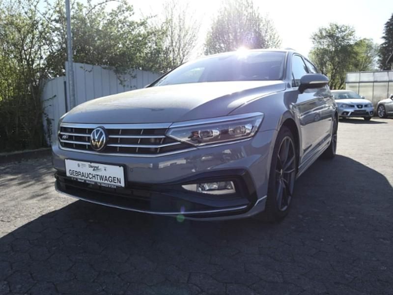 Gebraucht VW Passat Elegance 200 PS (147 kW) 2023 Deep black perleffekt Kombi