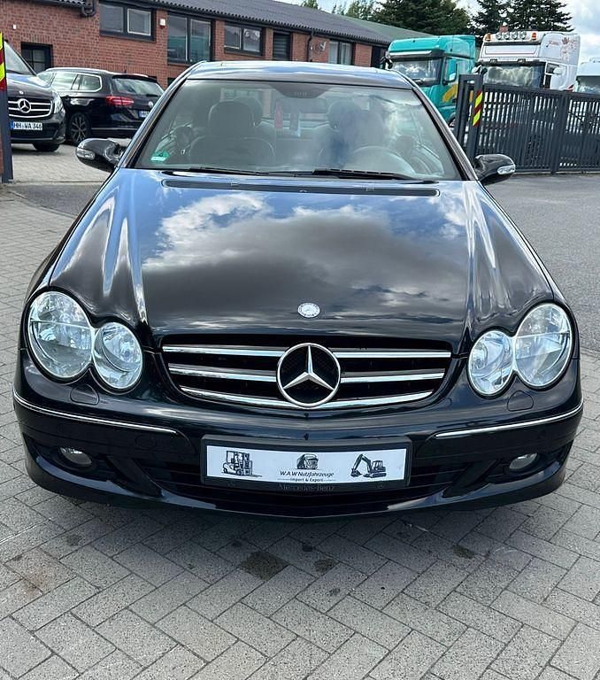 Gebraucht Mercedes CLK200 184 PS (135 kW) 2007 Schwarz Coupé