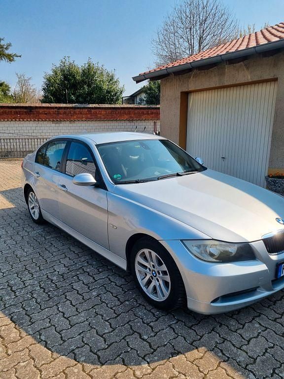 Gebraucht BMW 320 170 PS (125 kW) 2007 Silber Limousine