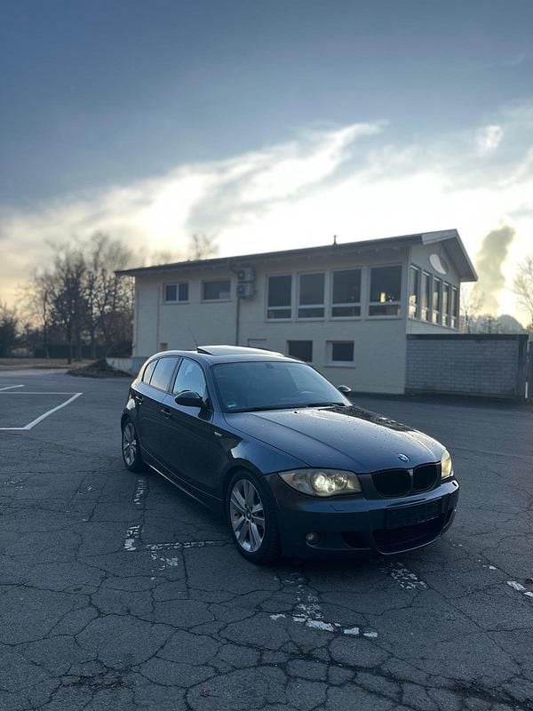 Grau Gebraucht 2005 BMW 120 M Sport Kleinwagen | 2.500 € (Guter Preis) - Bild 1/4