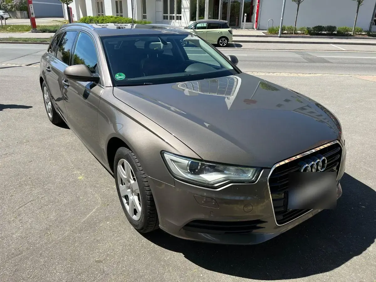 Gebraucht Audi A6 Ambiente 204 PS (150 kW) 2012 Grau Kombi