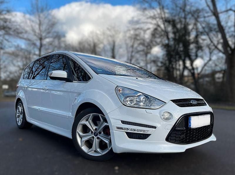 Weiß Gebraucht 2015 Ford S-MAX Titanium S Van / Kleinbus | 11.990 € (Superpreis) - Bild 1/4