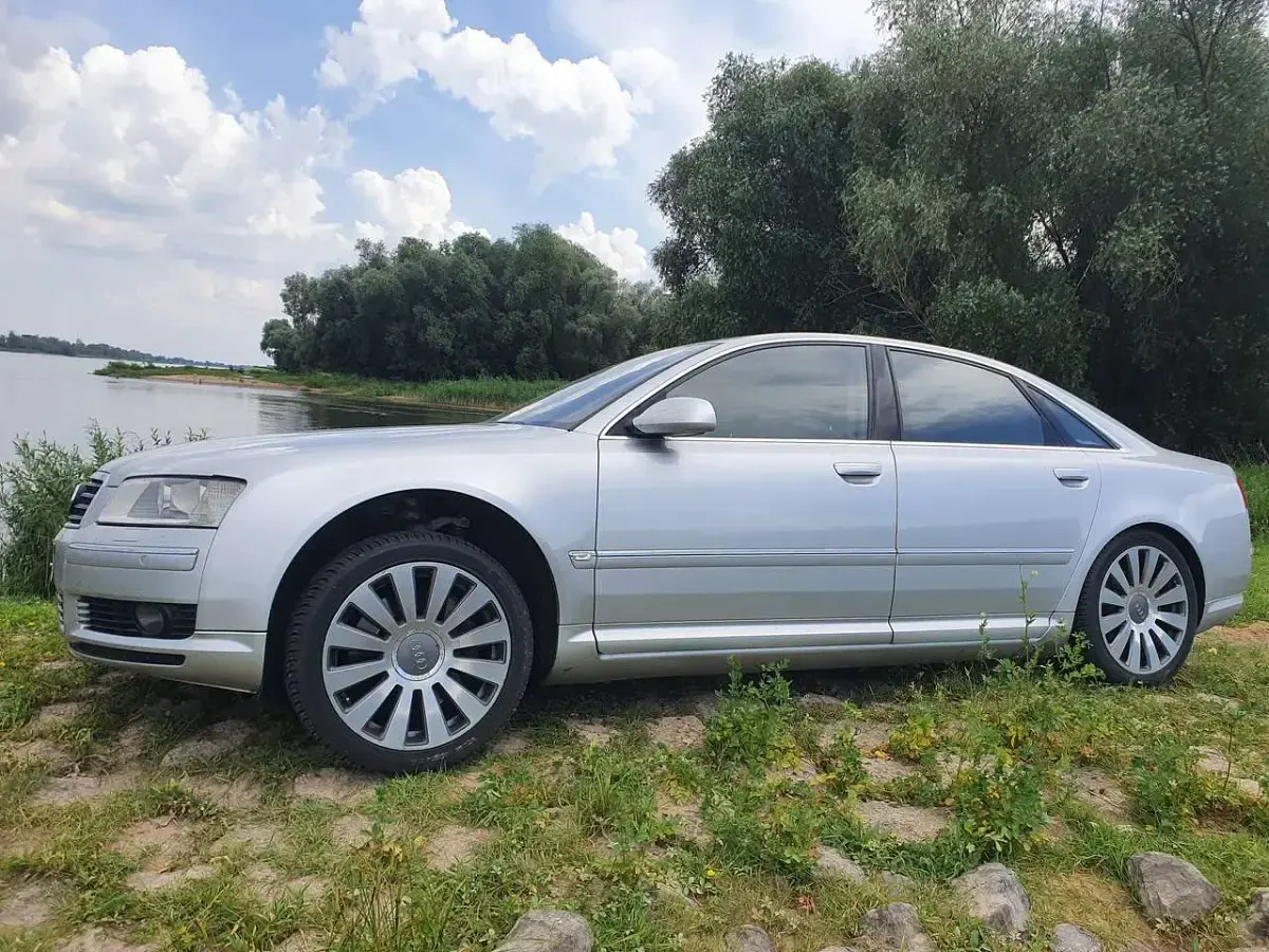 Gebraucht Audi A8 Ambiente 334 PS (245 kW) 2003 Grau Limousine