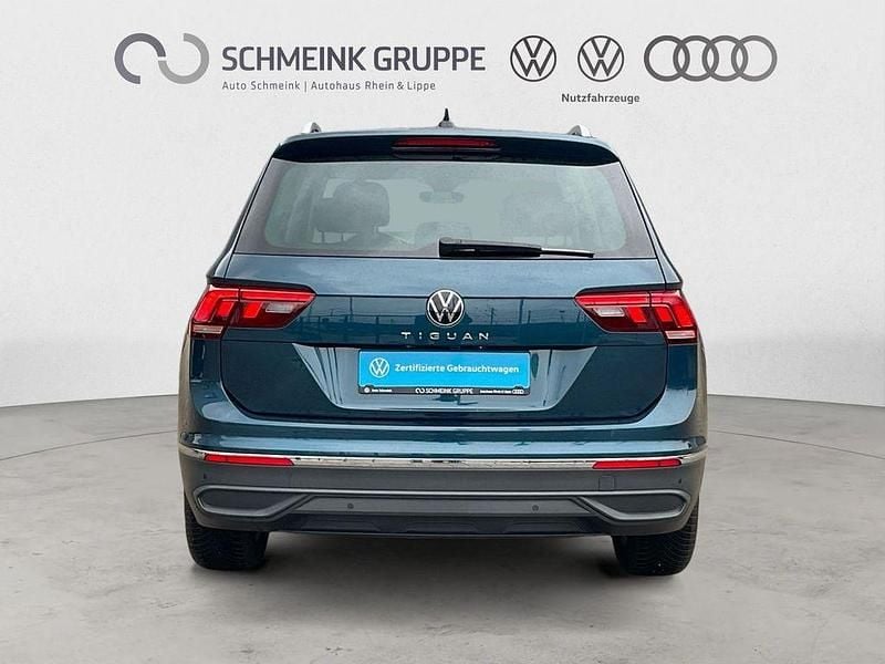 Gebraucht VW Tiguan Move 131 PS (96 kW) 2023 Nightshade blue metallic SUV