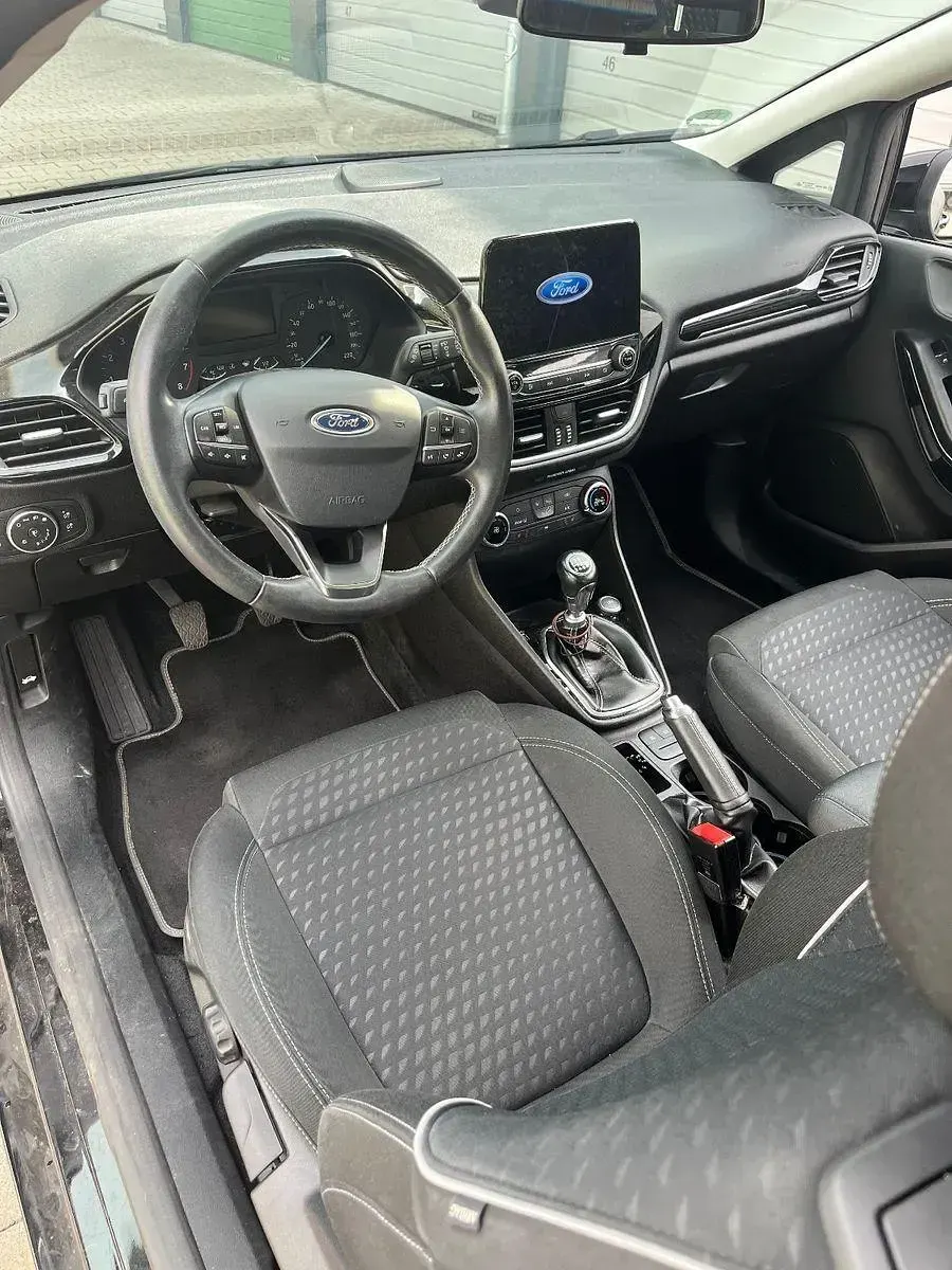 Gebraucht Ford Fiesta Titanium 101 PS (74 kW) 2017 Schwarz Kleinwagen
