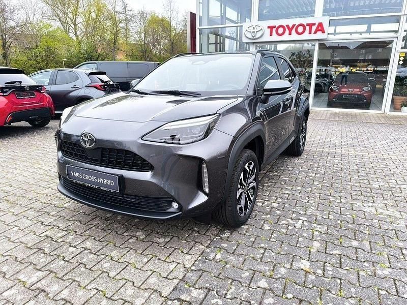 Marlingrau metallic Neu 2025 Toyota Yaris Cross SUV | 30.980 € (Fairer Preis) - Bild 1/4