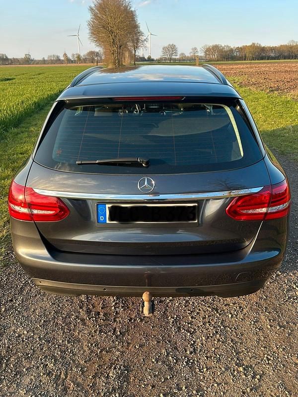 Gebraucht Mercedes C220 170 PS (125 kW) 2014 Grau Kombi