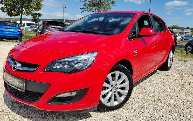 Rot Gebraucht 2013 Opel Astra Active Limousine | 5.900 € (Fairer Preis) - Bild 1/4