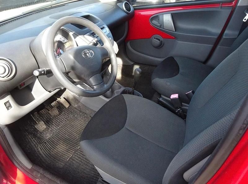 Rot Gebraucht 2007 Toyota Aygo Kleinwagen | 1.200 € (Guter Preis) - Bild 1/2