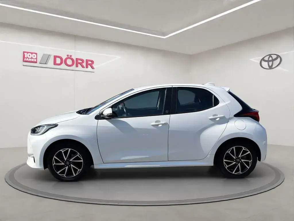 Gebraucht Toyota Yaris Team 125 PS (91 kW) 2021 Weiß Kleinwagen