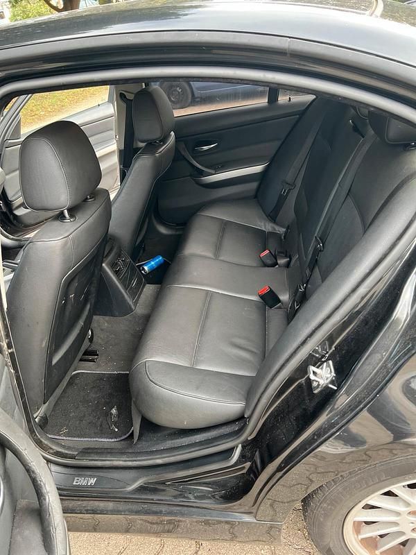 Second-hand BMW 320 177 CP (130 kW) 2008 Negru Berlinǎ