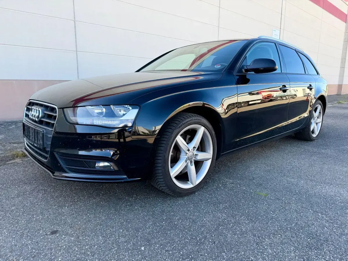 Używany Audi A4 Attraction 170 KM (125 kW) 2015 Czarny Kombi