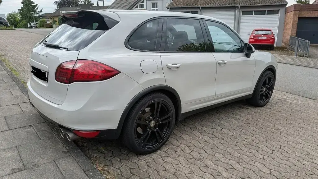 Gebraucht Porsche Cayenne 245 PS (180 kW) 2012 Grau SUV