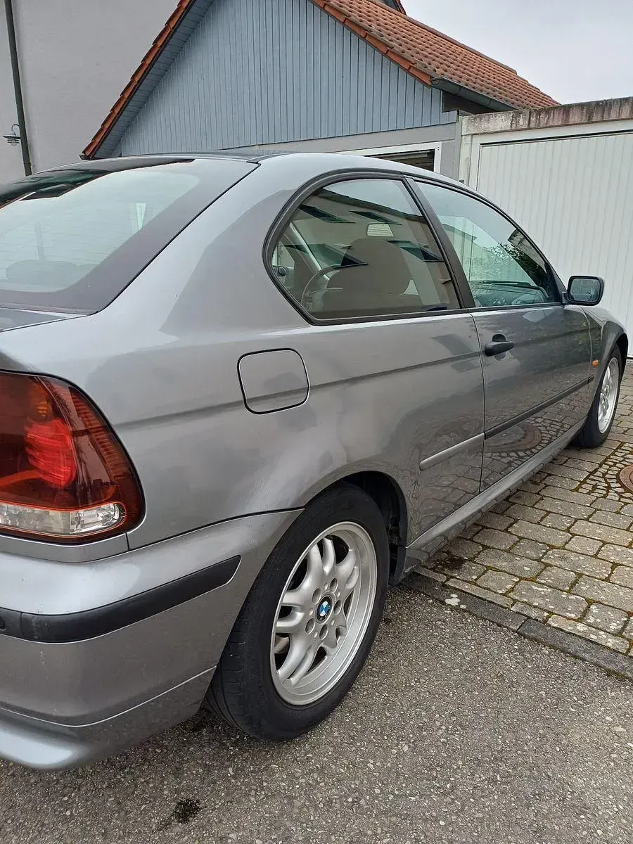 Gebraucht BMW 316 Compact 116 PS (85 kW) 2004 Silber Kleinwagen