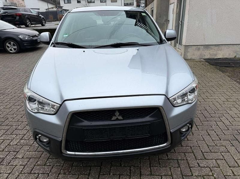 Gebraucht Mitsubishi ASX Invite 150 PS (110 kW) 2012 Coolsilber (m) SUV
