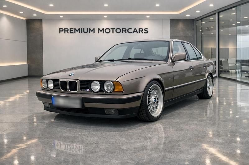 Braun Gebraucht 1988 BMW 530 Limousine | 11.999 € - Bild 1/4