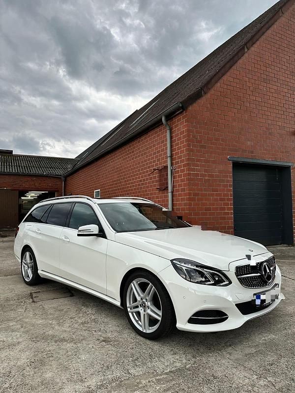 Gebraucht Mercedes E350 252 PS (185 kW) 2015 Weiß Kombi