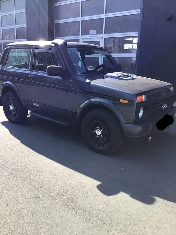 Gebraucht Lada Urban 77 PS (56 kW) 2017 SUV