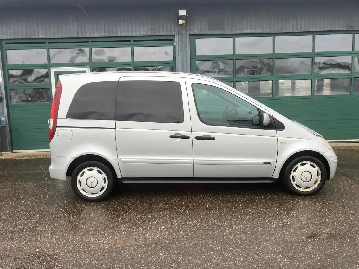 Gebraucht Mercedes Vaneo 125 PS (91 kW) 2004 Silber Van / Kleinbus