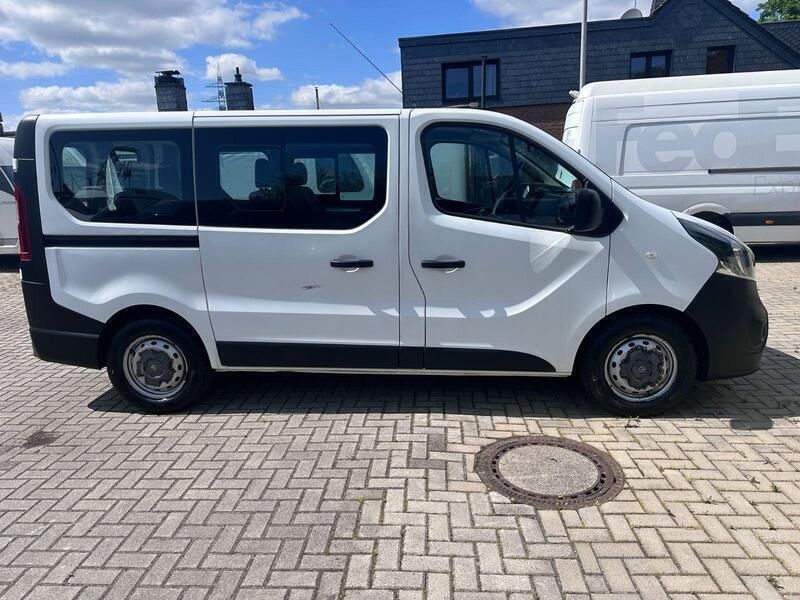 Weiß Gebraucht 2018 Opel Vivaro Van | 9.999 € (Etwas zu teuer) - Bild 1/4