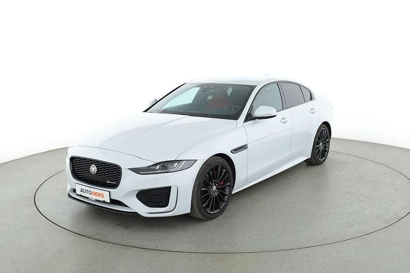 Weiß Gebraucht 2020 Jaguar XE R-Dynamic Limousine | 26.830 € (Fairer Preis) - Bild 1/3
