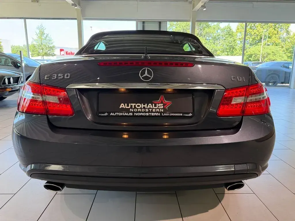 Gebraucht Mercedes E350 AMG 231 PS (169 kW) 2011 Grau Cabrio
