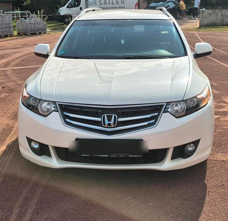 Weiß Gebraucht 2009 Honda Accord Executive Kombi | 7.000 € (Fairer Preis) - Bild 1/4