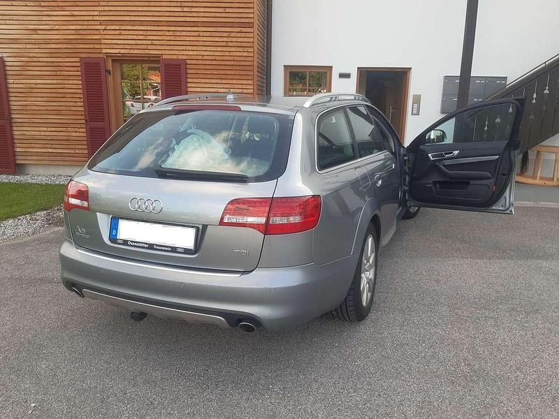 Gebraucht Audi A6 Allroad 239 PS (175 kW) 2011 Grau Kombi