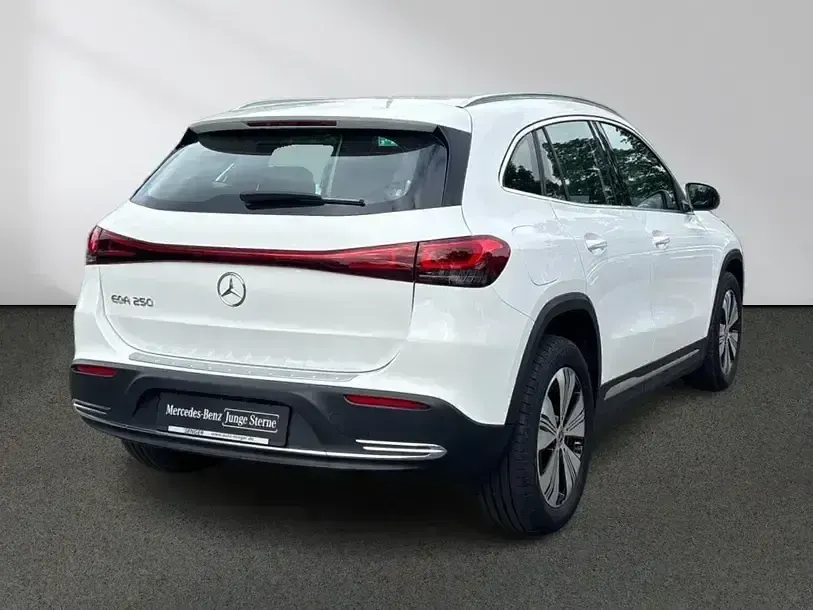 Gebraucht Mercedes EQA250 Progressive 139 kW (190 PS) 2023 Polarweiß uni SUV
