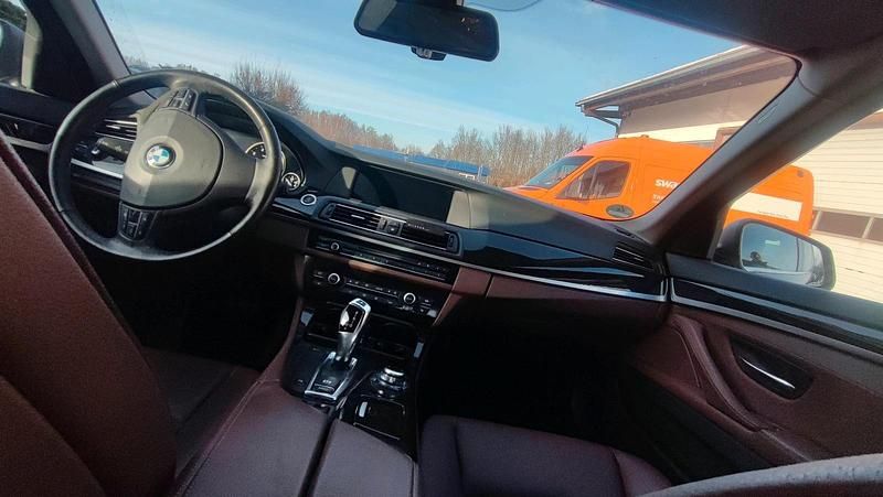 Gebraucht BMW 528 258 PS (189 kW) 2011 Blau Limousine