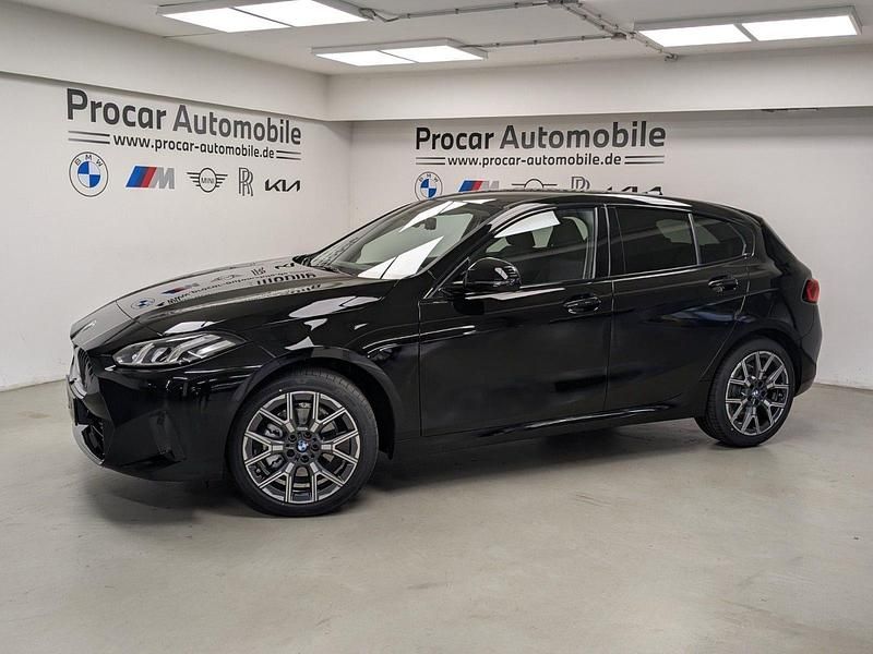 Neu BMW 116 122 PS (89 kW) 2025 Schwarz Kleinwagen