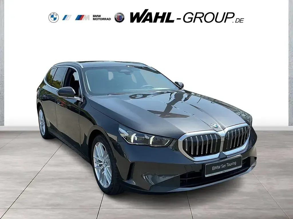 Neu BMW 520 Sport Line 197 PS (144 kW) 2026 Grau Kombi