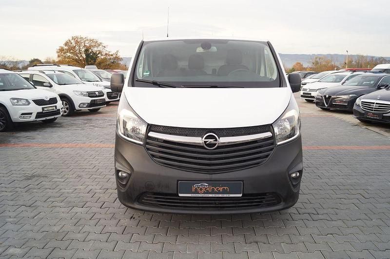 Gebraucht Opel Vivaro 118 PS (86 kW) 2018 Weiß Van / Kleinbus