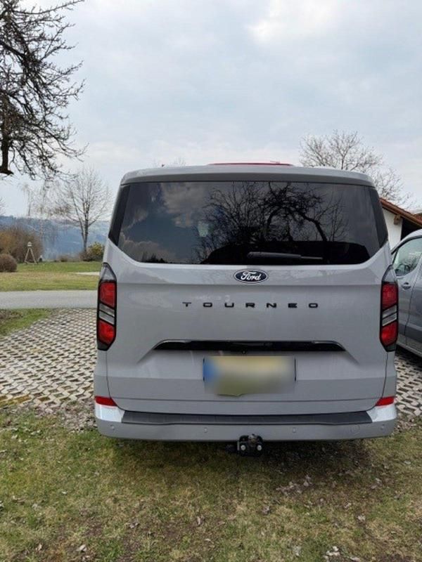 Gebraucht Ford Tourneo 150 PS (110 kW) 2024 Grau Van / Kleinbus