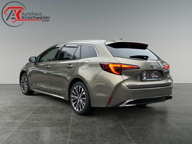 Gebraucht Toyota Corolla Team 196 PS (144 kW) 2023 Oxide bronze metallic Kombi