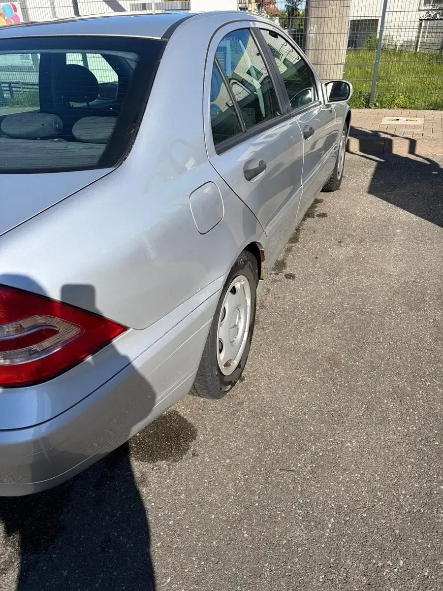 Gebraucht Mercedes C180 129 PS (94 kW) 2000 Silber Limousine