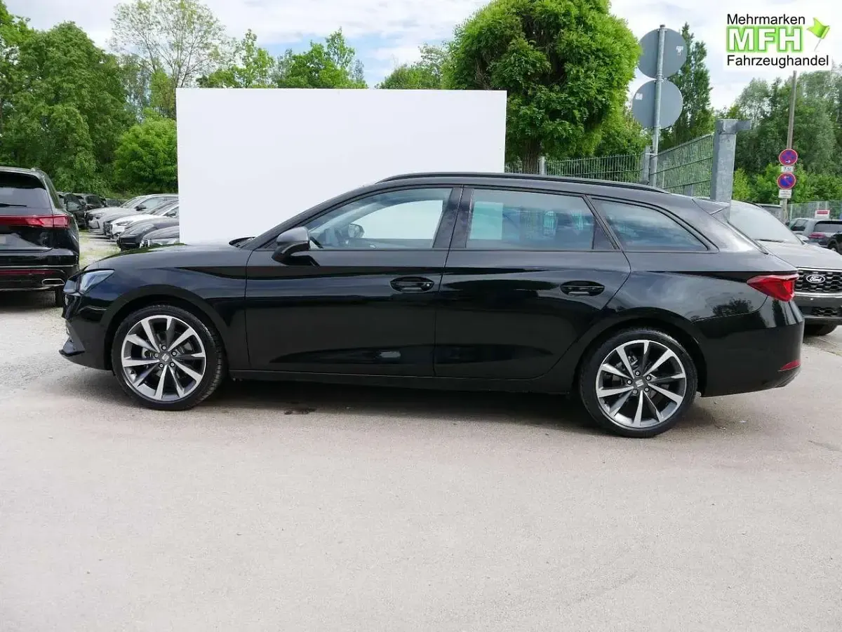 Neu Seat Leon FR 150 PS (110 kW) 2025 Midnight schwarz meta... Kombi