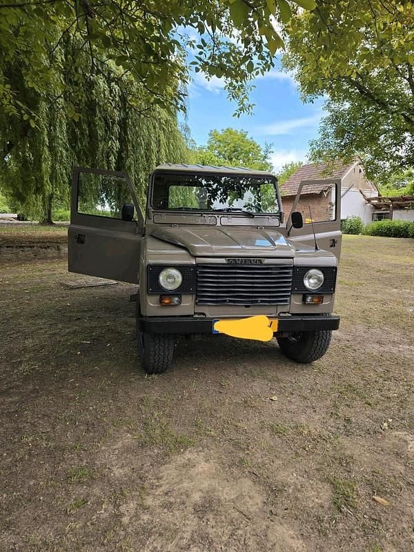 Grün Gebraucht 1990 Land Rover Defender SUV | 12.500 € - Bild 1/4