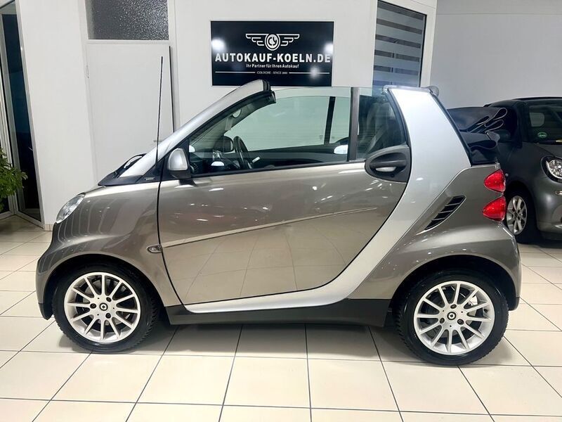 Grau Gebraucht 2010 Smart ForTwo Cabrio Passion Cabrio | 7.990 € (Teuer) - Bild 1/4
