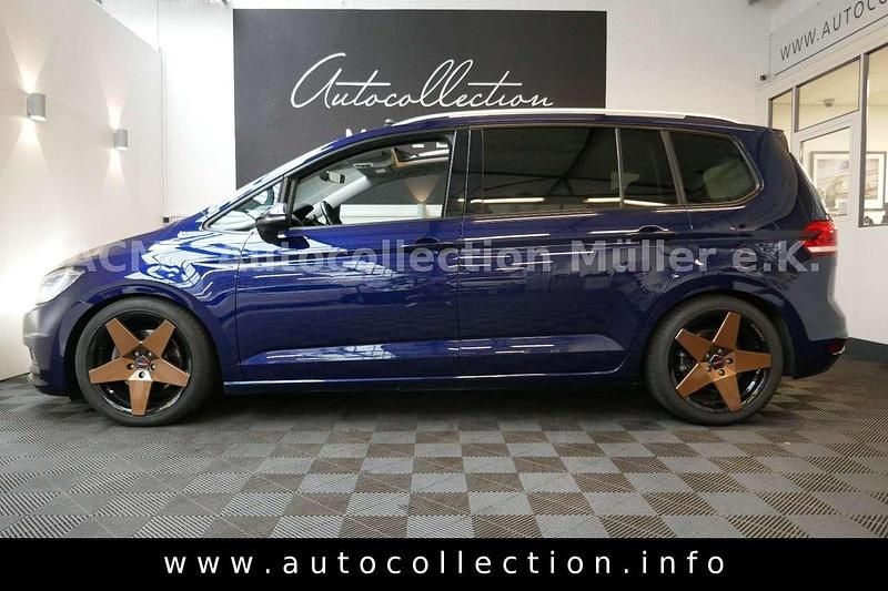 Gebraucht VW Touran 202 PS (148 kW) 2018 Blau Van / Kleinbus