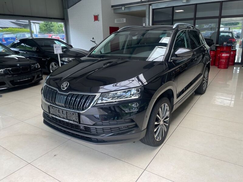 Schwarz Gebraucht 2019 Skoda Karoq Style SUV | 20.999 € (Etwas zu teuer) - Bild 1/4