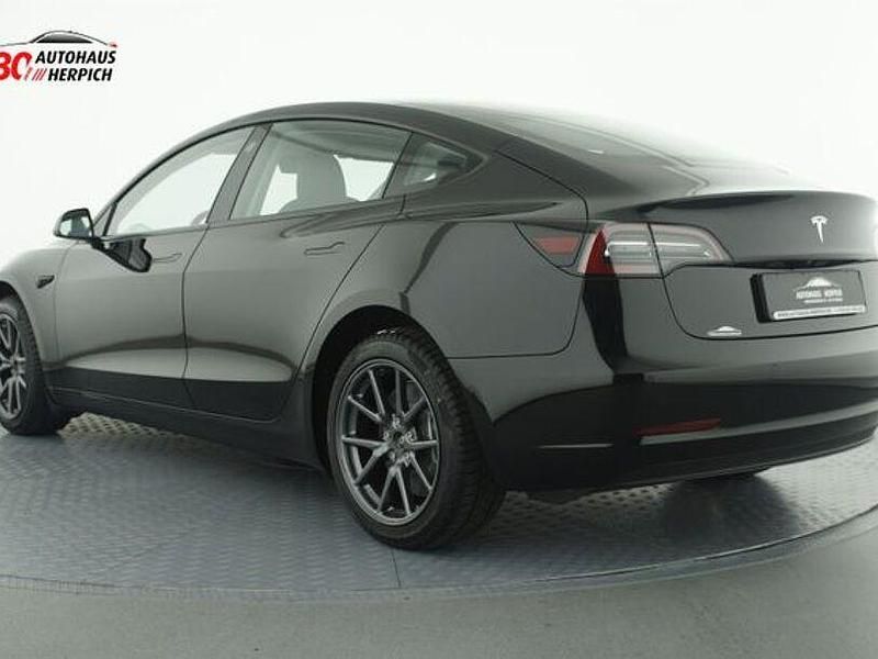 Gebraucht Tesla Model 3 208 kW (283 PS) 2021 Solid black Limousine