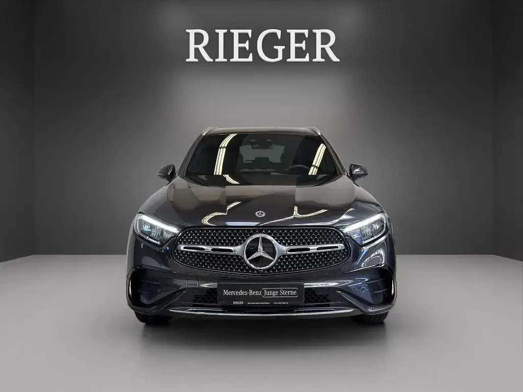 Gebraucht Mercedes GLC300 AMG 269 PS (197 kW) 2025 Grau SUV