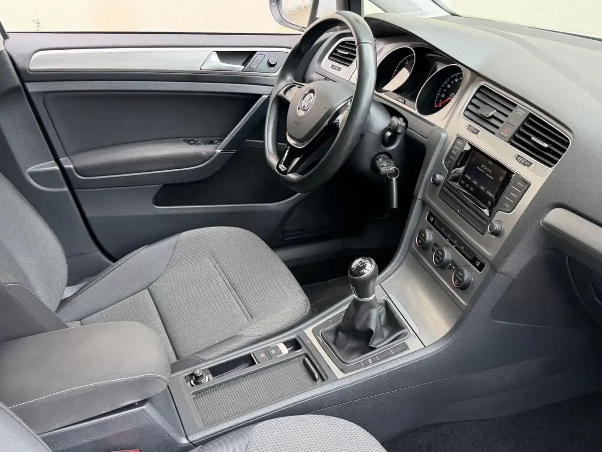Gebraucht VW Golf VII Comfortline 110 PS (80 kW) 2014 Weiß Limousine