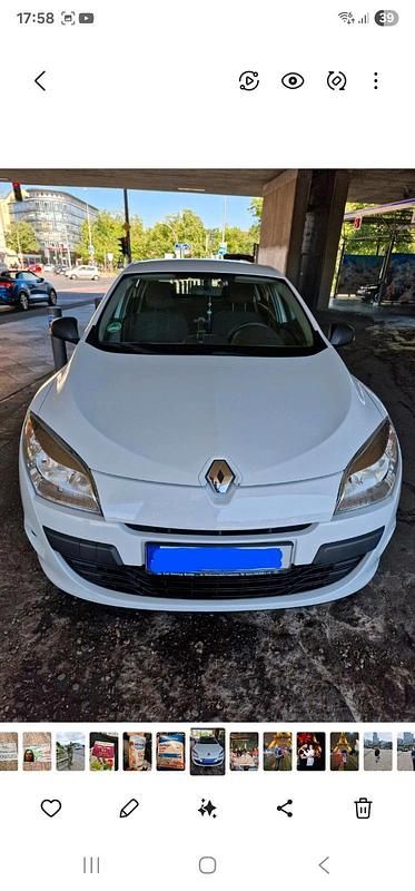Weiß Gebraucht 2011 Renault Mégane III Limousine | 5.800 € (Fairer Preis) - Bild 1/4