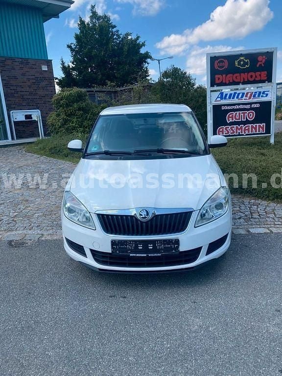 Gebraucht Skoda Fabia Ambition 90 PS (66 kW) 2013 Weiß Kleinwagen
